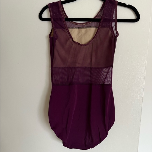 Custom Leo - Picture 2 of 2